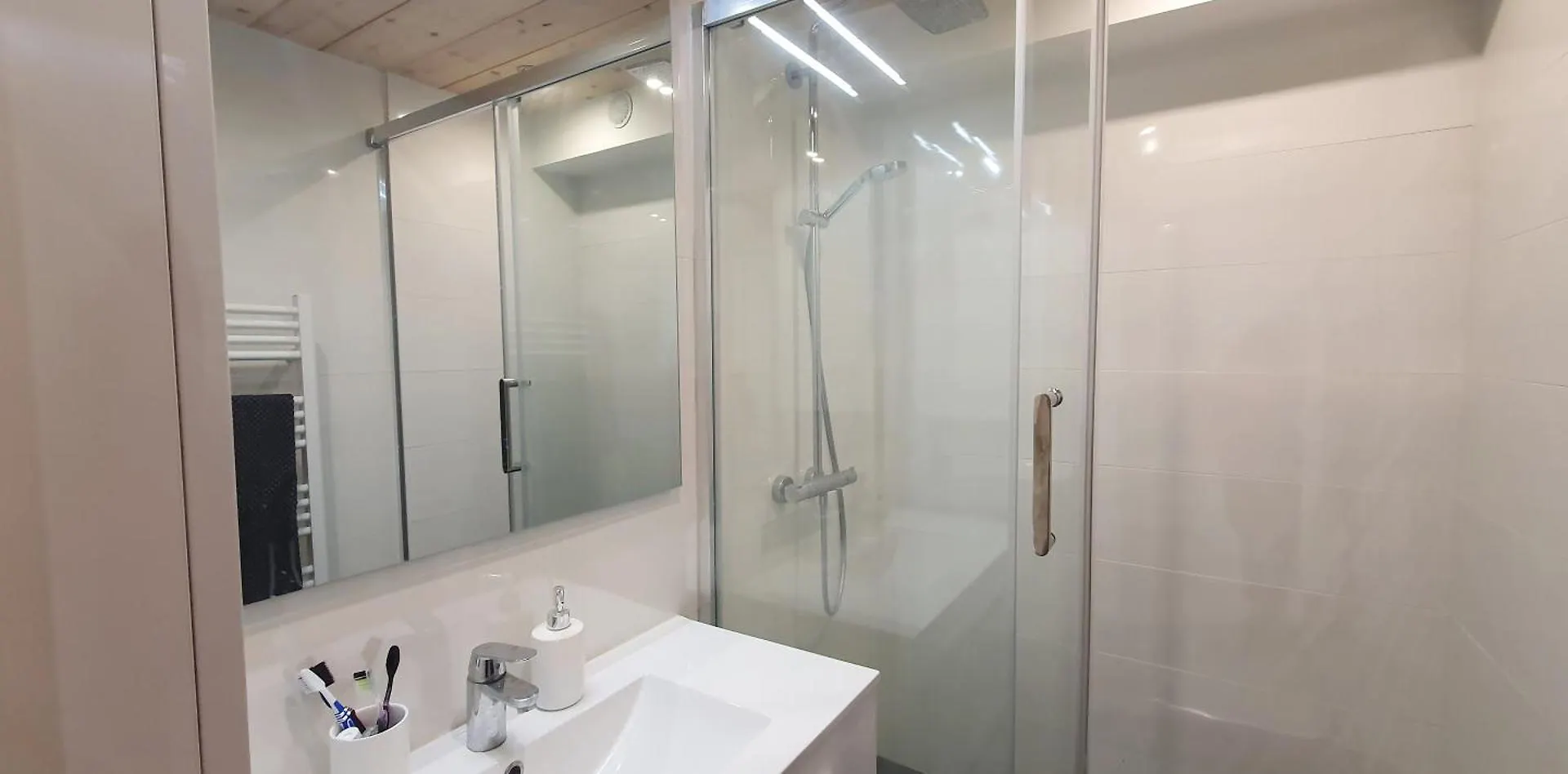 Apartment Nouveau - Appartement Premium Entierement Renove - 100M Alpe Express - Retour Ski Aux Pieds Huez